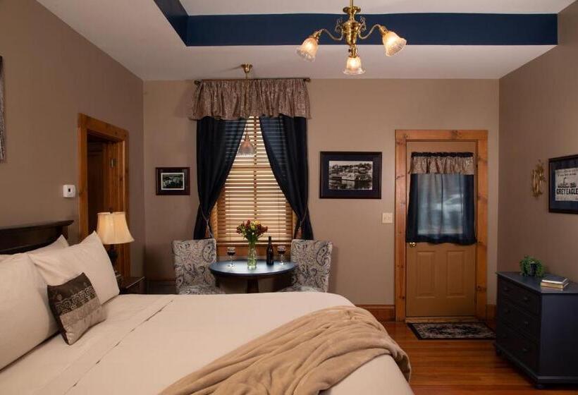스탠다드 스튜디오 킹침대, Riverboat Suites