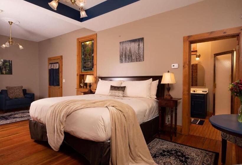스탠다드 스튜디오 킹침대, Riverboat Suites