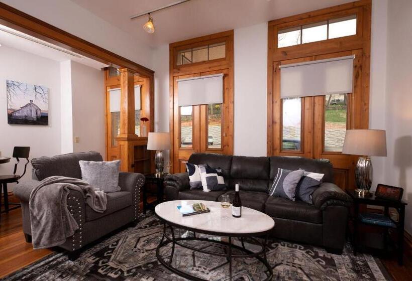 프레지덴셜 스위트, Riverboat Suites
