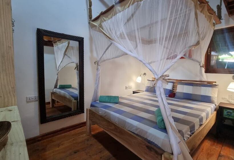 Трежместный Номер Economy, Salama & Mbuyuni Bungalows