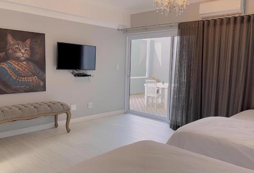 اتاق لوکس سه تخته, Niche Guesthouse