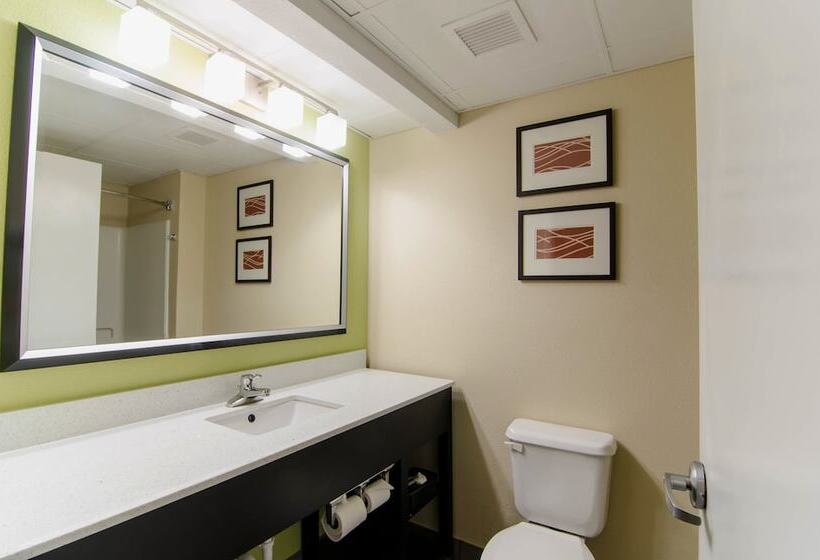 带大床的标准间, Clarion Pointe Apex Holly Springs