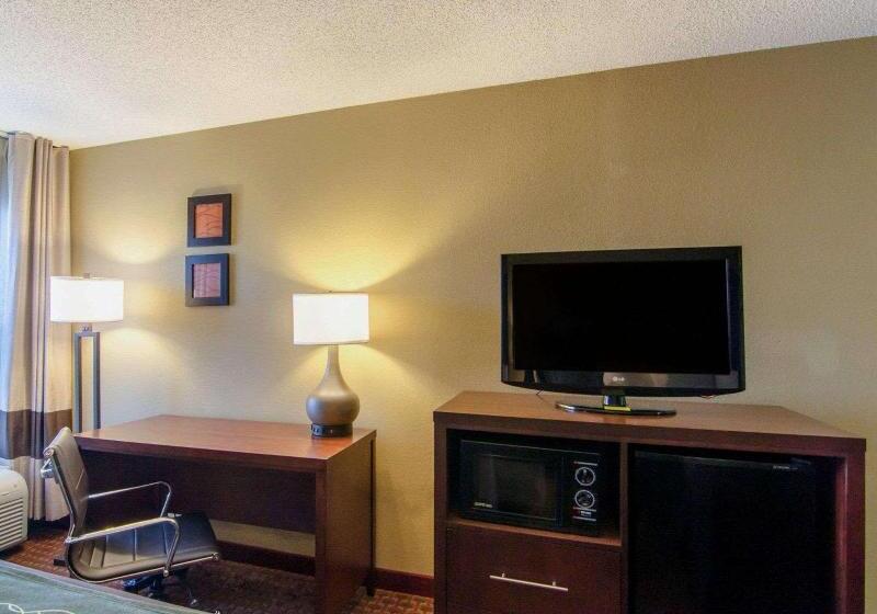 带大床的标准间, Clarion Pointe Apex Holly Springs