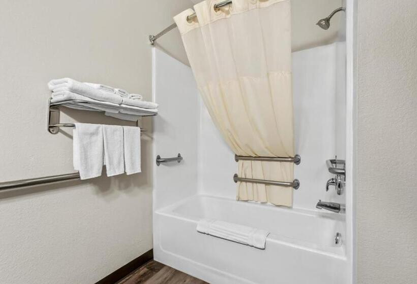 Quarto Estandar, Quality Inn Brookings University