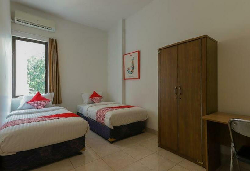 Quarto Estandar, Oyo 866 Idola Residence