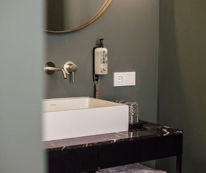 Номер Deluxe, Finch Boutique Hotel, Downtown