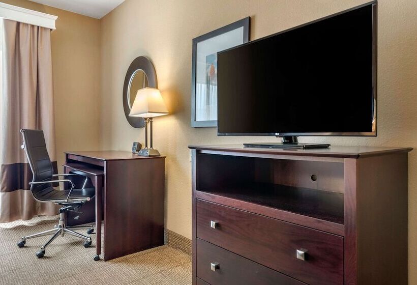 スイート, Comfort Suites Near Route 66