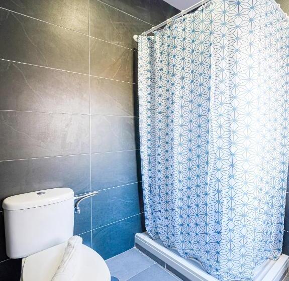 스탠다드 트리플 룸, Hostal Jireh