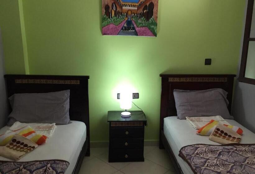 Номер Стандарт, Tanja Lucia Hostel