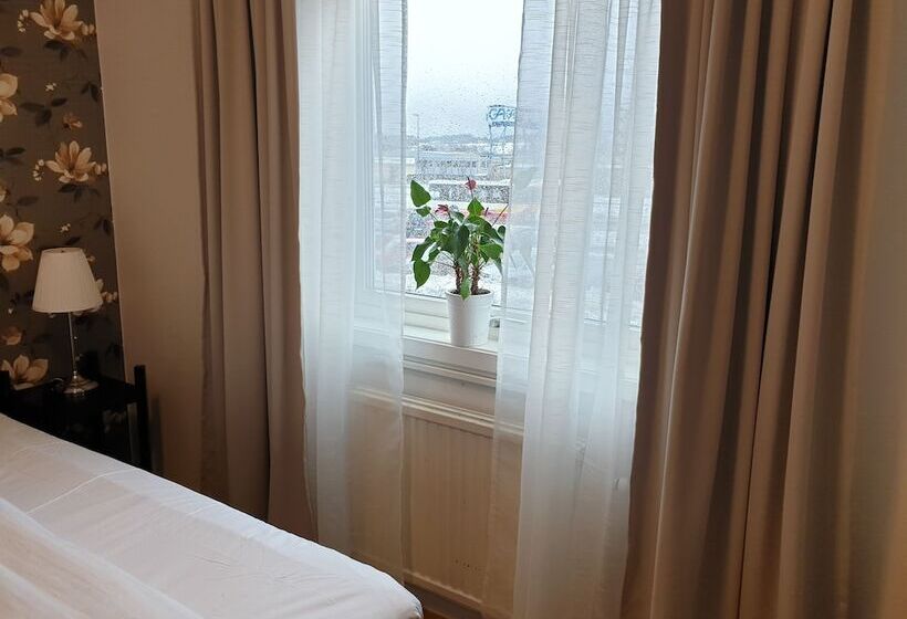 Номер Стандарт, Smålandsstenar Hotell