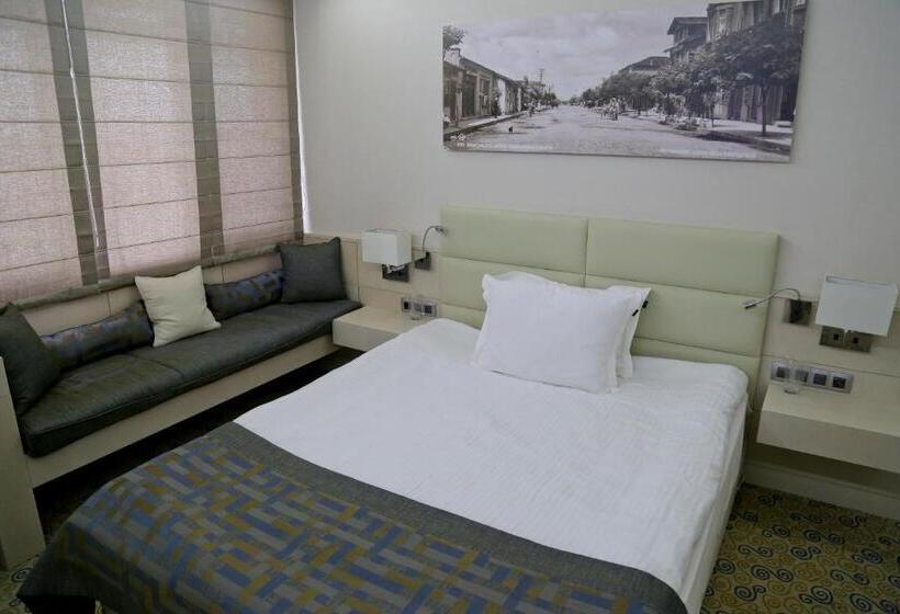 Quarto Deluxe Individual, Svilena