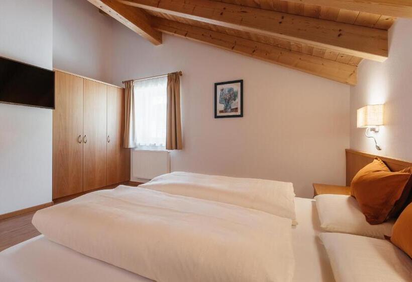 带2个卧室的公寓, Apartment Sotmarin