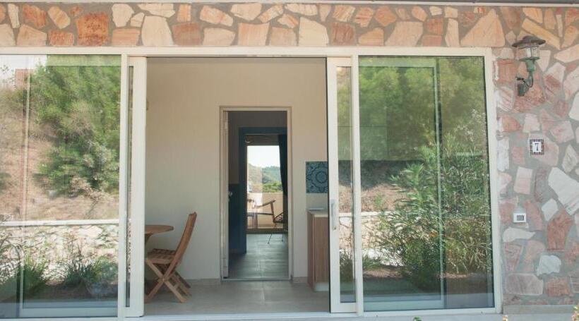 آپارتمان 1 خوابه با چشم‌انداز دریا, Resort Capo Bianco
