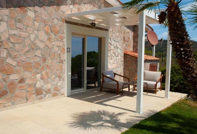 آپارتمان سوپریور 1 خوابه با چشم‌انداز دریا, Resort Capo Bianco