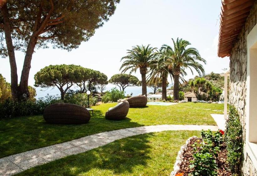 جناح مزود بحمام سباحة, Resort Capo Bianco