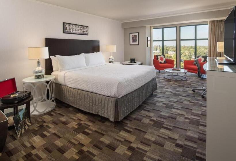 スイート, Crowne Plaza Cabana Hotel, An Ihg