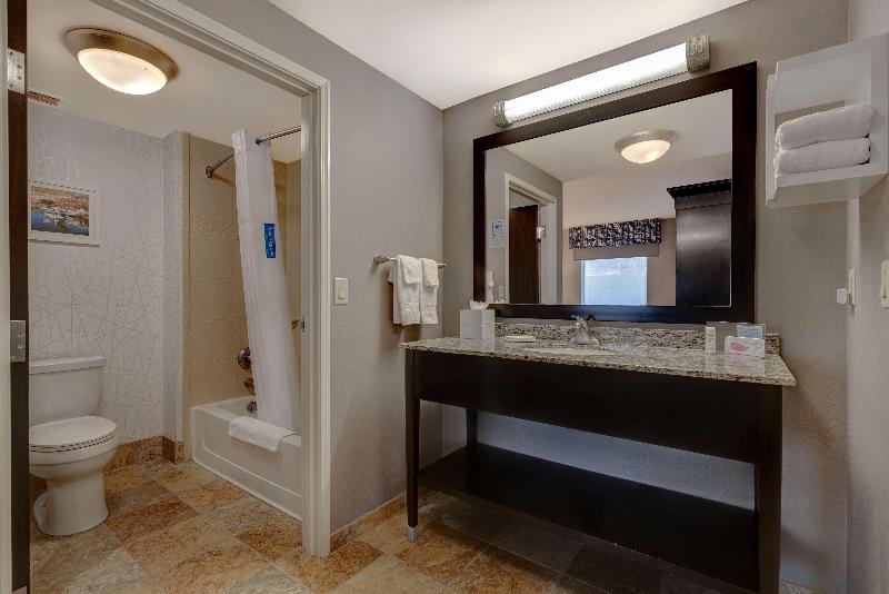 身障者適用スタンダードルーム, Crowne Plaza Cabana Hotel, An Ihg