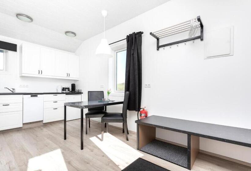 استودیوی استاندارد, Hvammból Guesthouse