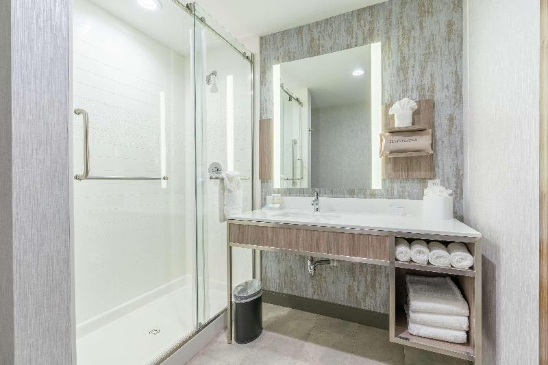 سوئیت با تخت بزرگ, Hilton Garden Inn Wichita Downtown