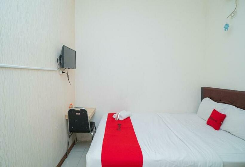 Quarto Estandar, Reddoorz Near Flyover Arjosari Malang