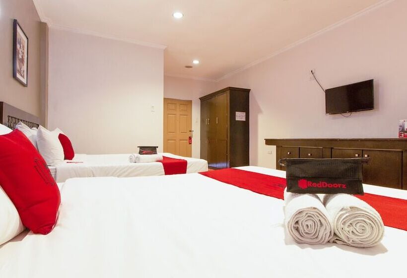Family Room, Reddoorz @ Km 50 Aguinaldo Highway Tagaytay
