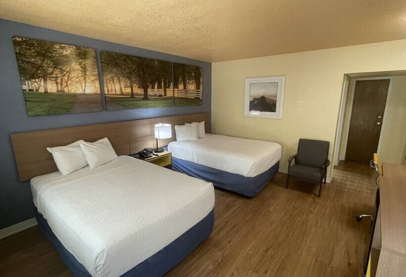 스탠다드 룸 더블 침대 2개, Days Inn By Wyndham Gainesville University
