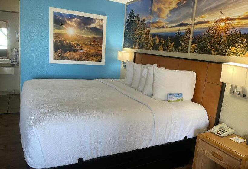 חדר סטנדרט עם מיטת קינג, Days Inn By Wyndham Lexington