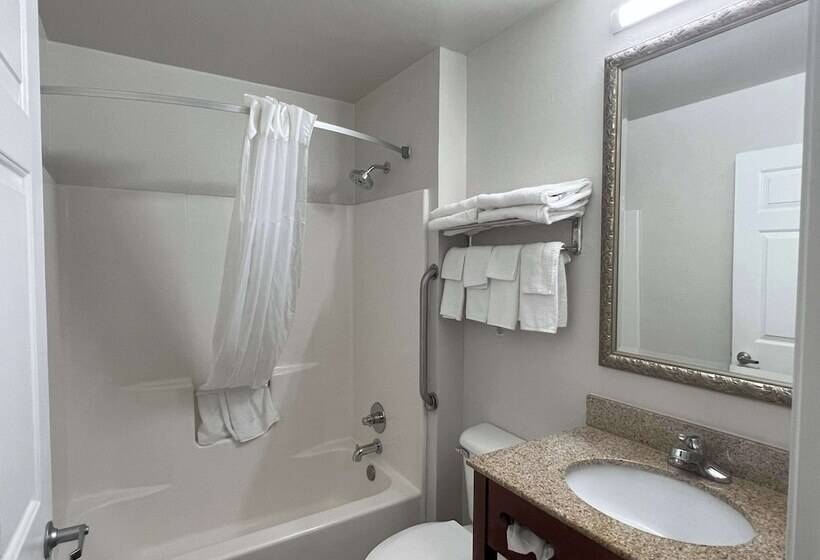 Люкс, Quality Inn Merrimack  Nashua