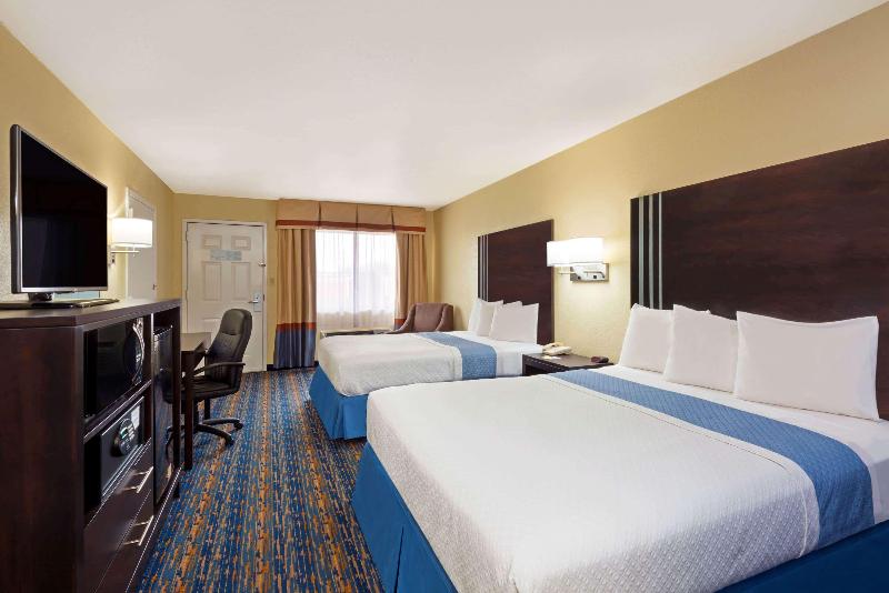 חדר סטנדרט עם מיטת קינג, Days Inn By Wyndham Seaworld Lackland Afb