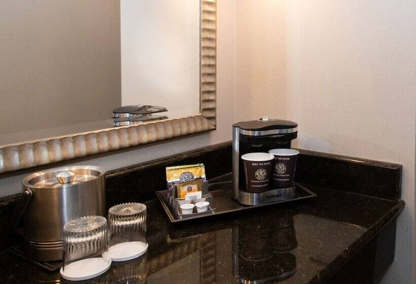 Президентский Люкс, Doubletree Suites By Hilton Hotel Philadelphia West