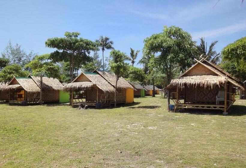بنجلو قياسى مطلّ علي الحديقة, Varin Village Koh Lipe