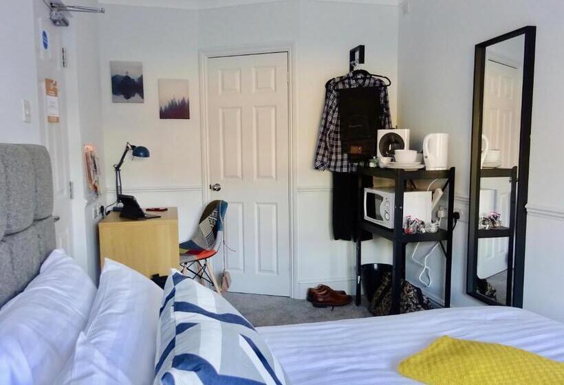 اتاق استاندارد سه نفره, Reading Serviced Rooms