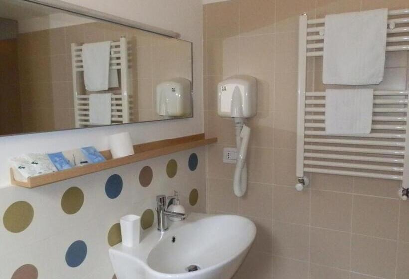Apartamento 1 Dormitório com Terraço, B&b Re Umberto