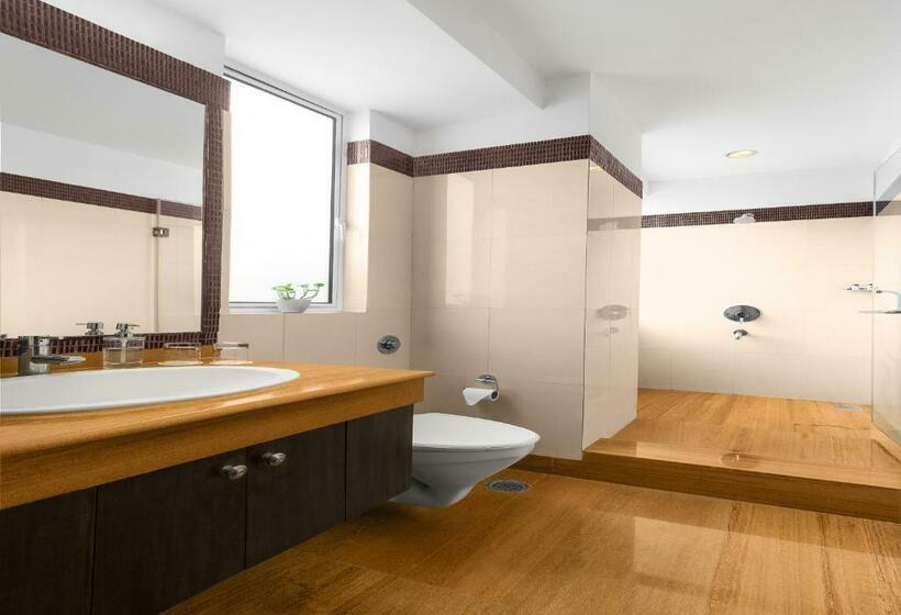 Номер Deluxe, Sarovar Portico Surajkund