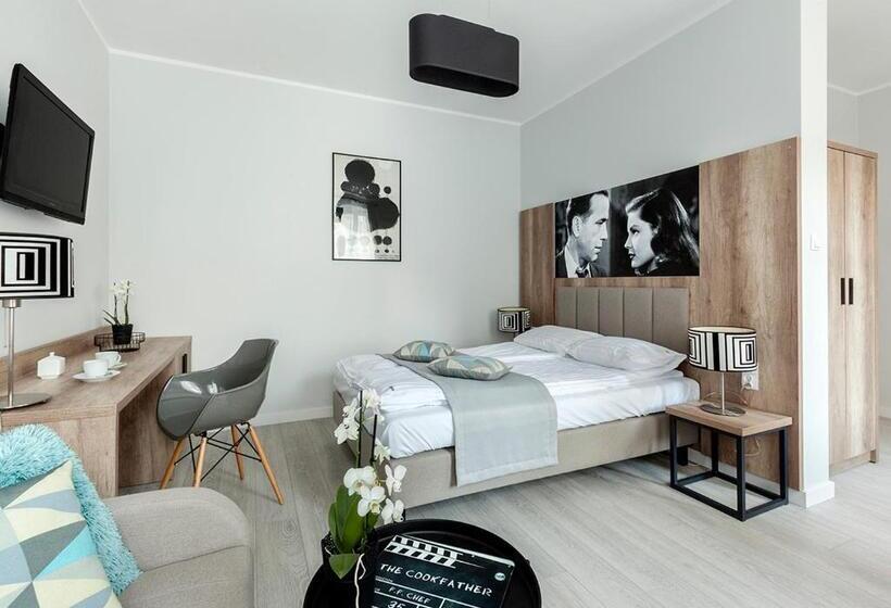 Студия Deluxe, Cinema Apartments