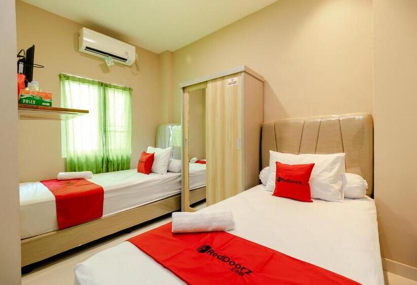 Номер Deluxe, Reddoorz Syariah @ Panglima Polem Aceh