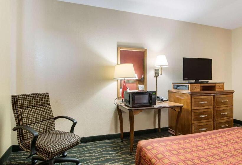 带2个双人床的标准工作室, Rodeway Inn Wormleysburg – Harrisburg