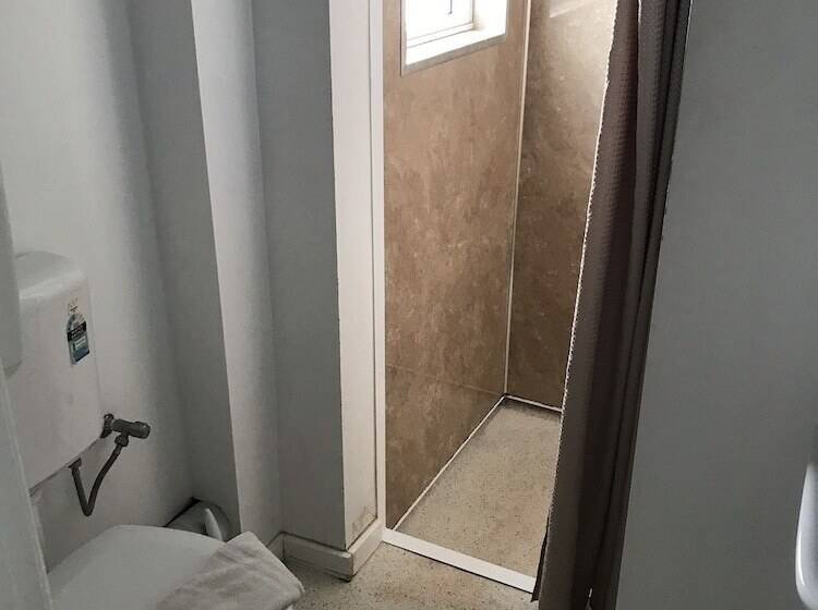 Кровать в Общей Комнате, Manly Bunkhouse
