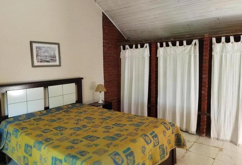 샬레, Hostel Das Estrelas