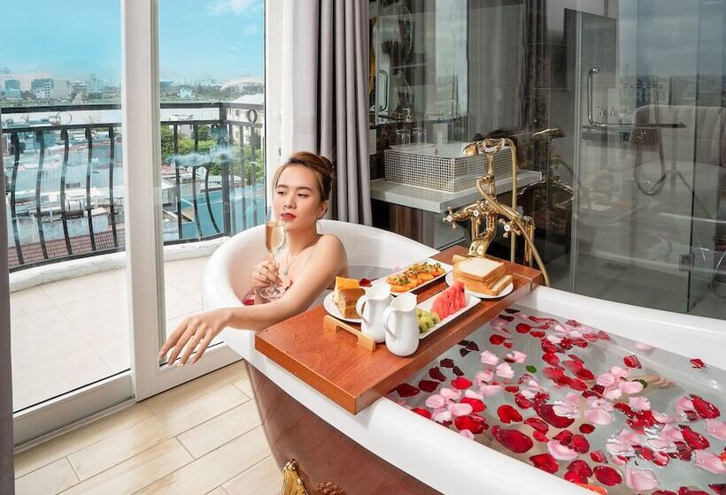 سوئیت با چشم‌انداز رودخانه, Rhm Luxury Hotel And Suite