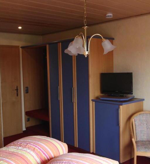 Номер Стандарт с Балконом, Gästehaus Ainser