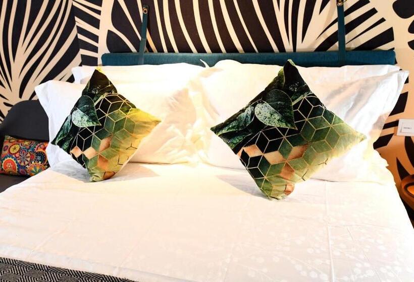 디럭스 룸, Sojourn Guest House