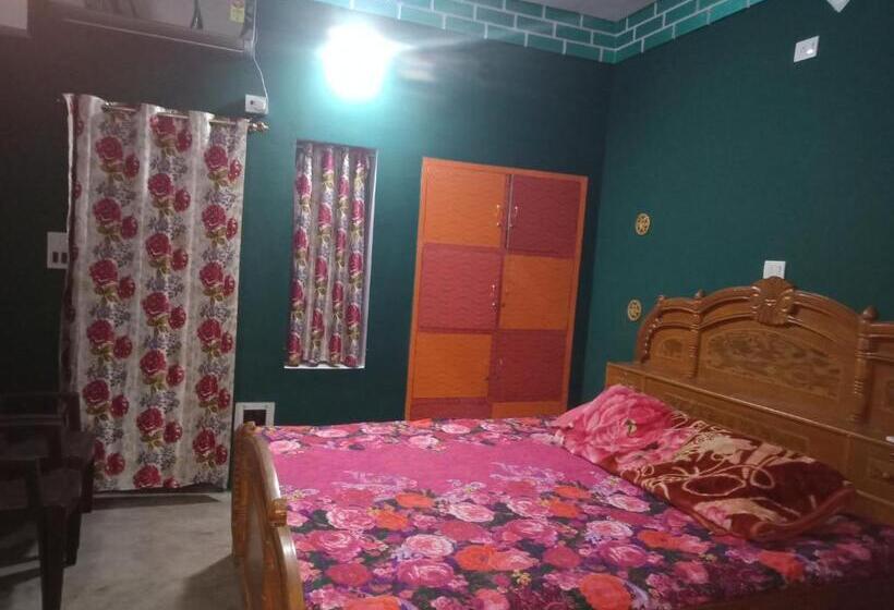 اتاق استاندارد با سرویس بهداشتی مشترک, Hostel Relax Homestay