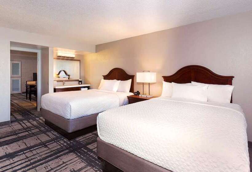 سوییت, Embassy Suites By Hilton Las Vegas