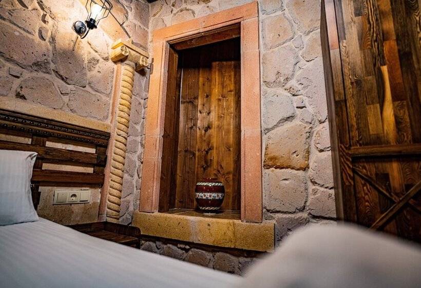 اتاق استاندارد با چشم‌انداز شهر, Cappadocia Caves