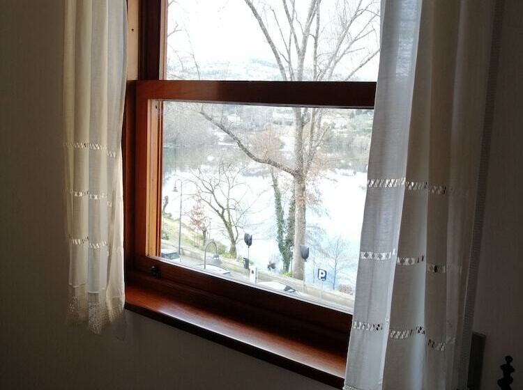 Семейный Номер, Casa Do Ribeirinho