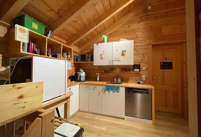Четырехместный Номер Стандарт с Балконом, Gästehaus Carpe Diem