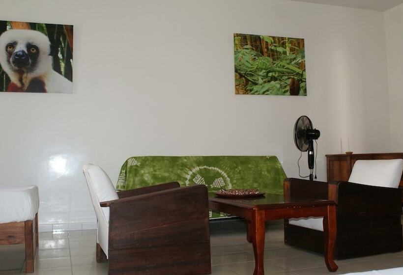 اتاق خانوادگی, Villa Ty Milyn Mazela Sa