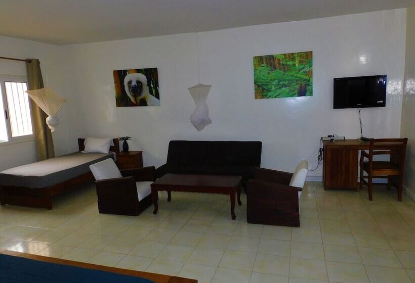 اتاق خانوادگی, Villa Ty Milyn Mazela Sa