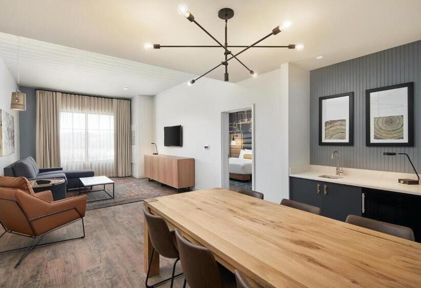 带大床的套房, Indigo Tallahassee   Collegetown, An Ihg